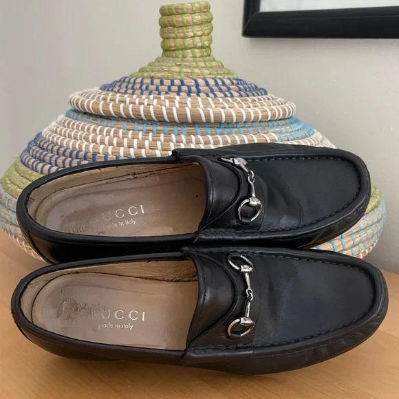 Gucci Black Leather Loafers with Silver Detailing - Picture 2 of 7